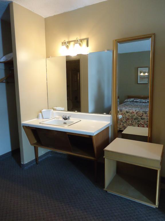 Canadian Motor Hotel Су-Сент-Марі Номер фото